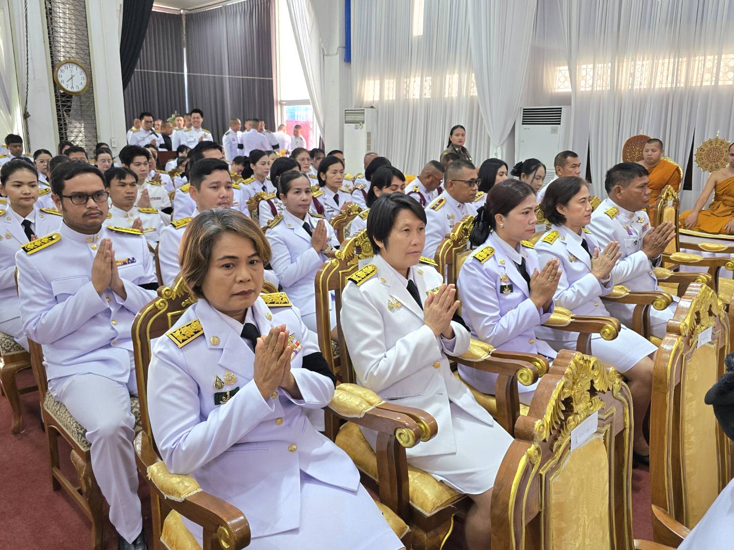 title - ปฏิรูปที่ดินจังหวัดเพชรบุรี พร้อมด้วยเจ้าหน้าที่ส.ป.ก.เพชรบุรี ร่วมพิธีบำเพ็ญกุศลสัตตมวาร (7 วัน) และทำบุญตักบาตร อุทิศถวายพระกุศลแด่ สมเด็จพระเจ้าลูกเธอ เจ้าฟ้าพัชรกิติยาภา นเรนทิราเทพยวดี กรมหลวงราชสาริณีสิริพัชร มหาวัชรราชธิดา